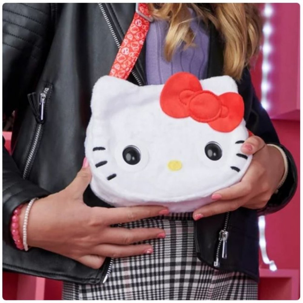 NEW Hello Kitty Purse Pets 30 Sounds Blinking Eyes Interactive Crossbody bag